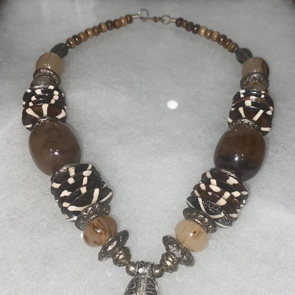 Rare Find- Assorted Stone Necklace - Picture 3 of 5